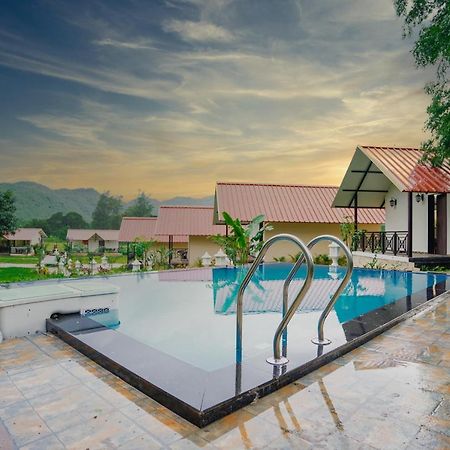 Ninad Homestays Karjat Exteriér fotografie