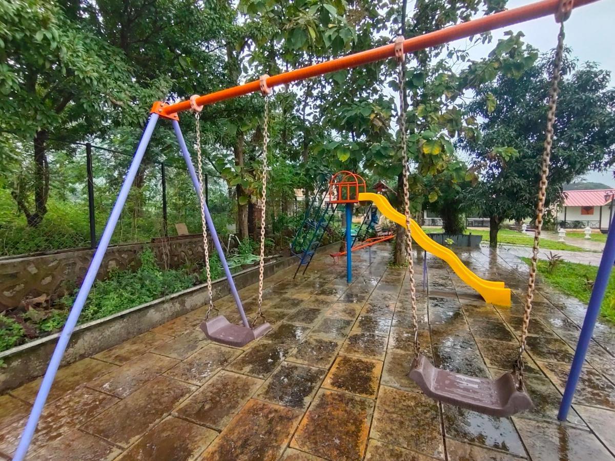 Ninad Homestays Karjat Exteriér fotografie